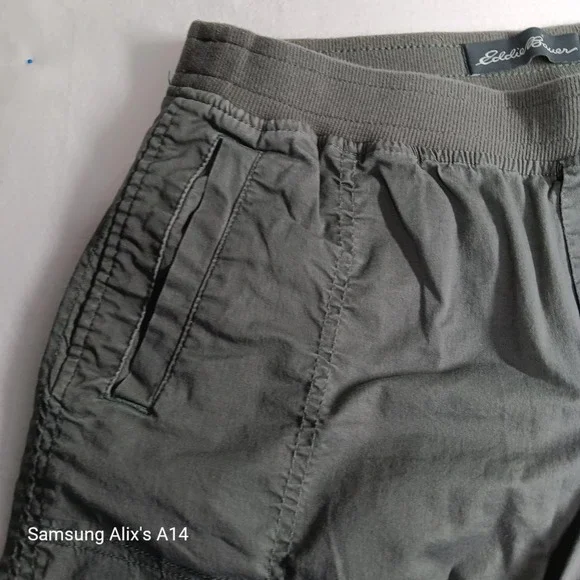 Eddie Bauer Women Pants Size 8 Mility Green Cargo Capri Hiking Cotton Blend - Picture 3 of 11